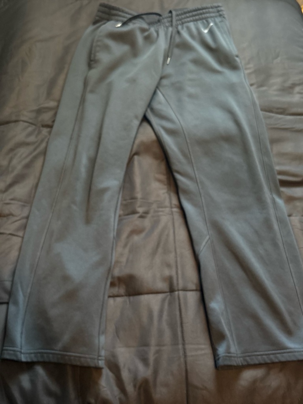 Nike Men's Charcoal Gray Fleece Jogger Pants